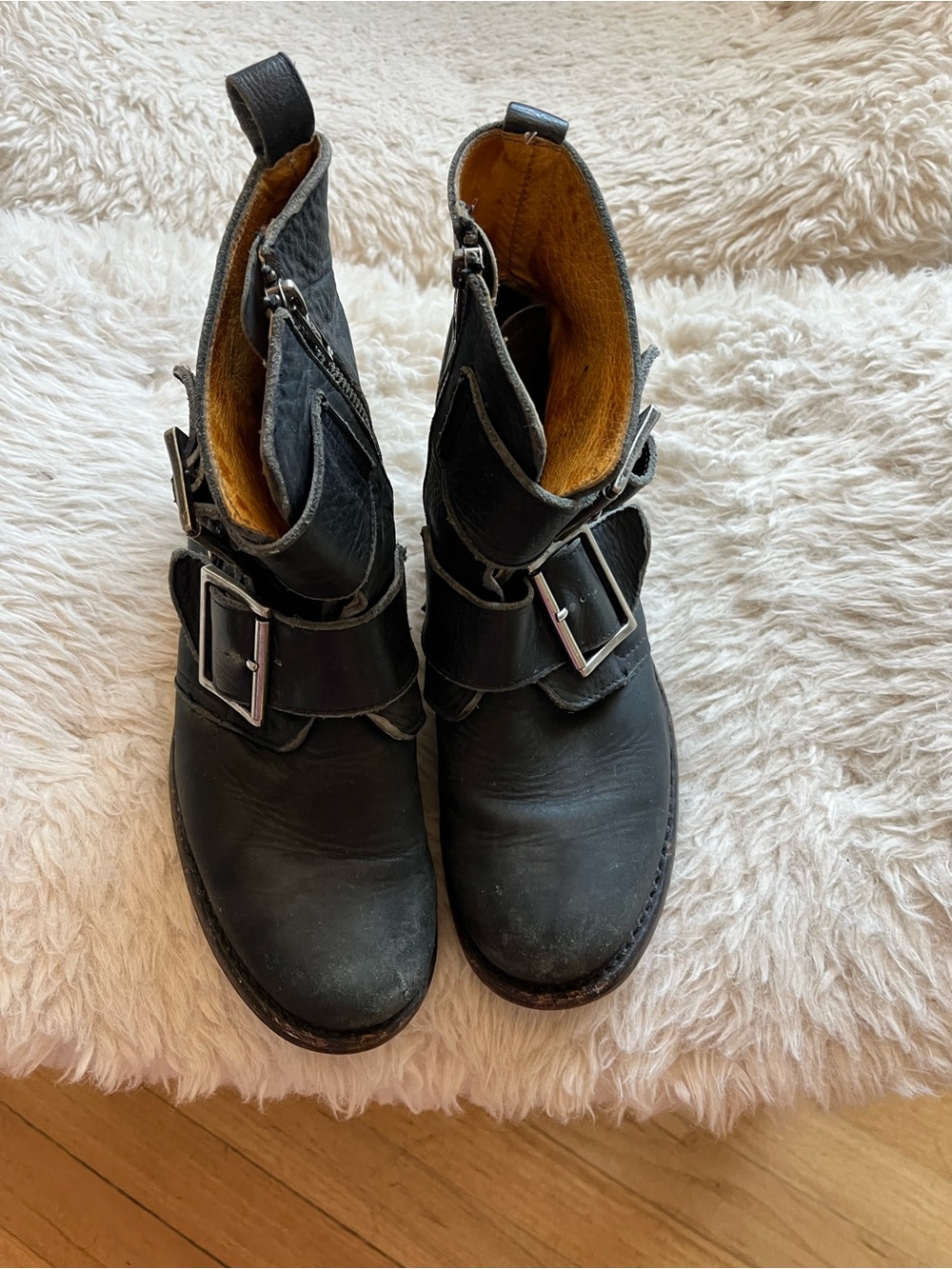 Frye Sabrina Black Distressed Double Buckle Sz 9